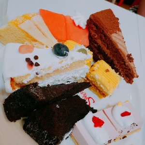 ケーキ食べ放題大好き!!