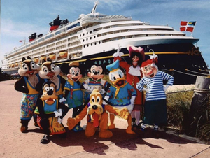 🛳海外&国内豪華客船に乗りたい❗️旅仲間募集👩‍👩‍👧‍👧❗️乗ったら自慢話してね🛳