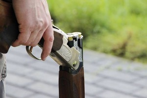 クレー射撃サークル FULL SHOT