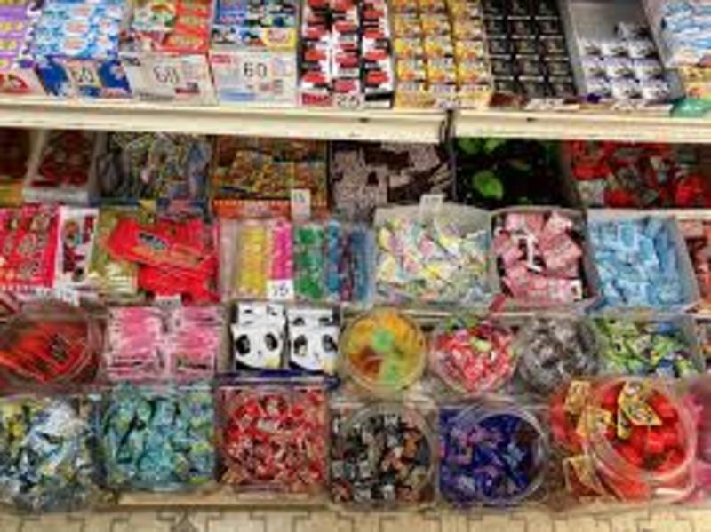 駄菓子大人買いっ！✨みんなで駄菓子屋巡り😎