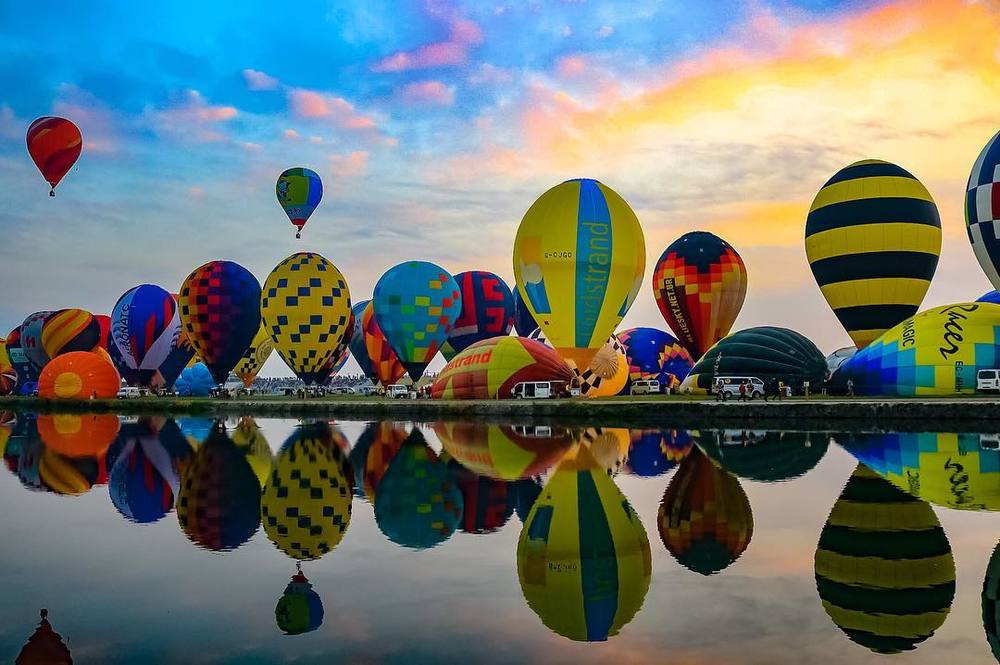 第四回は11月4日（日）秋空に舞う気球を撮りに、佐賀の「バルーンフェスタ」にいきませんか？