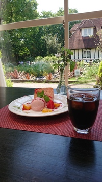 丘の上バラ園ランチ会！