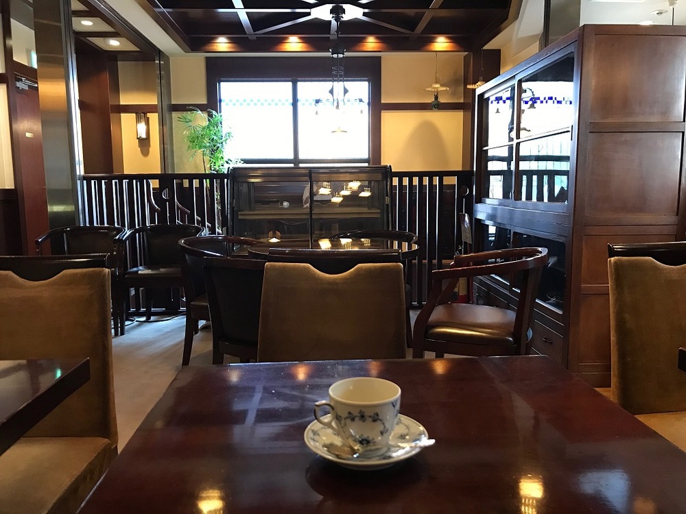 9/29(火)14時 友達つくりカフェ会 有楽町のアンティークな雰囲気のカフェで