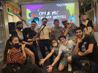 オープンマイク　＠　浅草：人気ホステルで海外の方に披露
