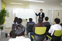 歴史を学び社会問題の原因究明と解決を図る勉強会