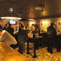 HUBで昼からくだ巻こう笑