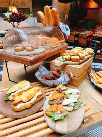 【つなげーと利用料主催持ち】美味しいお店を巡ろう！今回のテーマは『パンブュッフェ付き🍞イタリアンワインダイニングでランチ🍹』