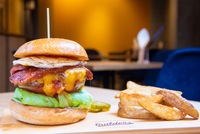 【下町ランチ会】ハンバーガー好きハンバーガー職人が作る絶品ハンバーガーを食べよう！in本所吾妻橋