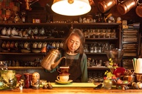 【天神カフェ会】
落ち着いた雰囲気のアートカフェを楽しみながら、新しい友達を作りましょう！