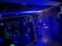 暗闇✖️光✖️音✖️フィットネスの非日常空間の中でエキサイトに体を動かそう‼️