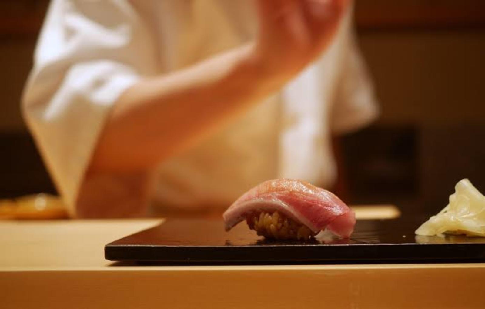 お寿司会🐟豊洲市場でとれた魚と日本酒を用意します！