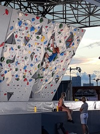 関東最大級の広さ❗日差しがたっぷり明るいジムで快適ボルダリング🎵