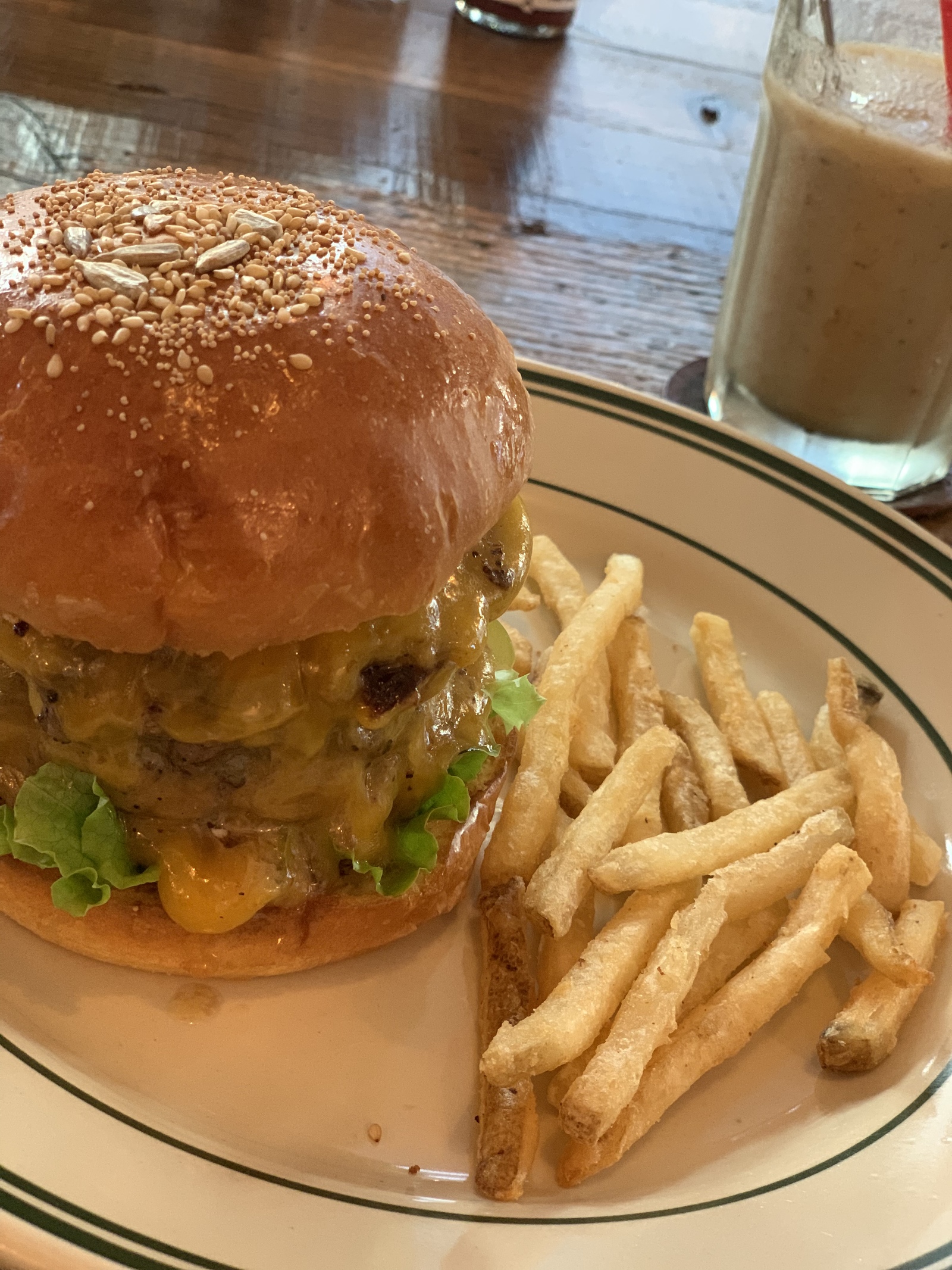 集まれ！！ハンバーガー食べ隊！！