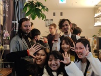 20~30代東京の神田のおしゃれバーで国際友達作り、楽しいおしゃべり、ゲーム会、パーティー