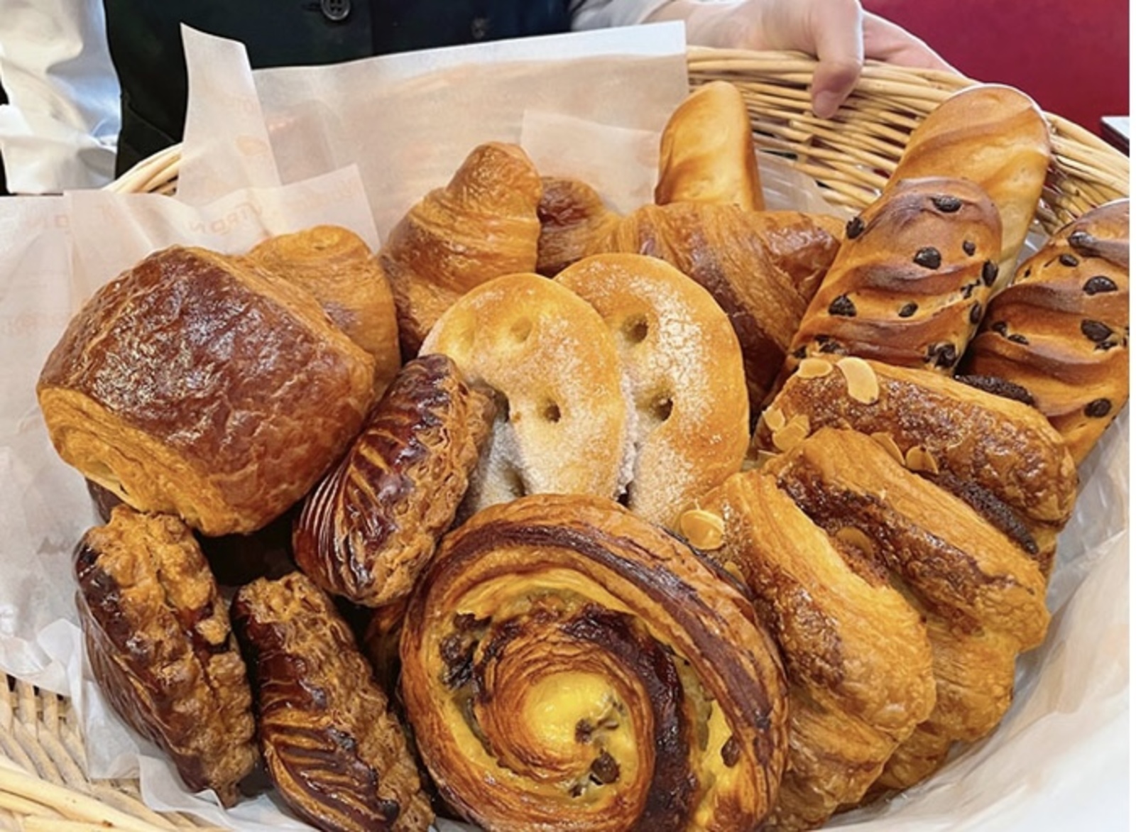 フランスの朝食を食べに行こう🇫🇷in ヴィロン ご飯会　パン　異国料理　フランス