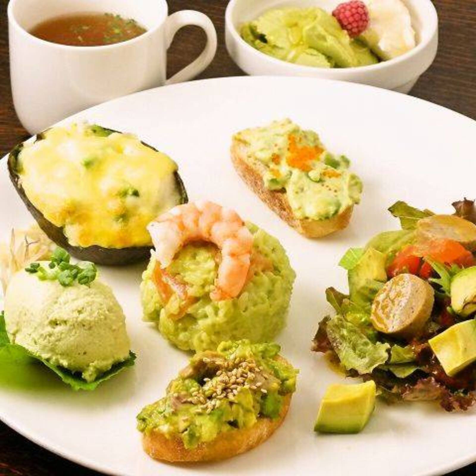 アボカド&チーズ料理を食べに行こう！店内が英国風でオシャです🐣🐣