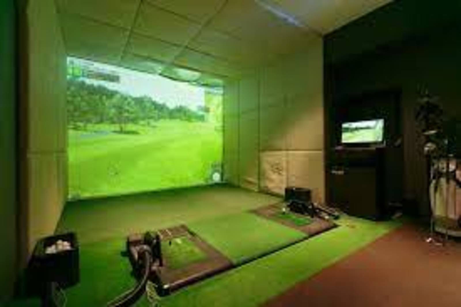 初心者も大歓迎！ゴルフ始めてみない？室内シミュレーションゴルフ☆