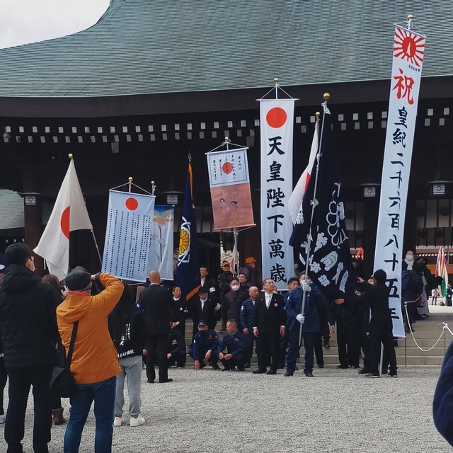 わくわく橿原神宮・紀元祭!神宮に向かって敬礼🫡
