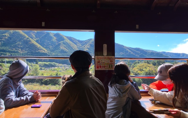 わたらせ渓谷鐵道秋は色づく