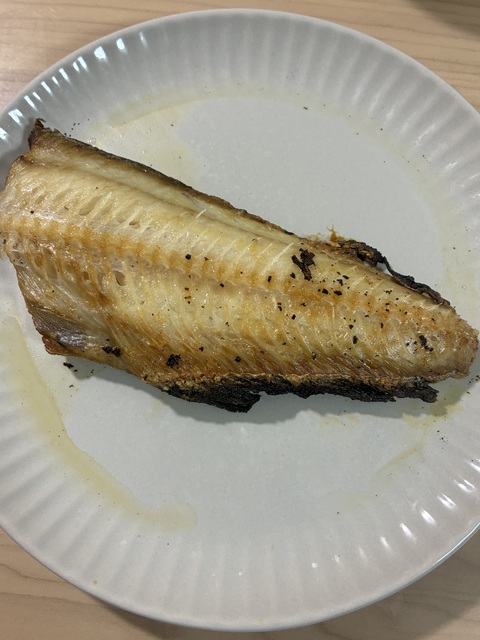 こちらは今日の夜ご飯になります🐟✨