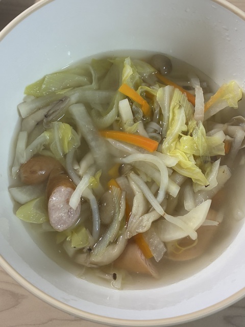 こちらは今日の夜ご飯になります🍲✨