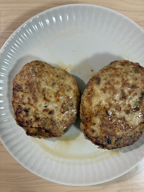 こちらは今日の夜ご飯になります🥩