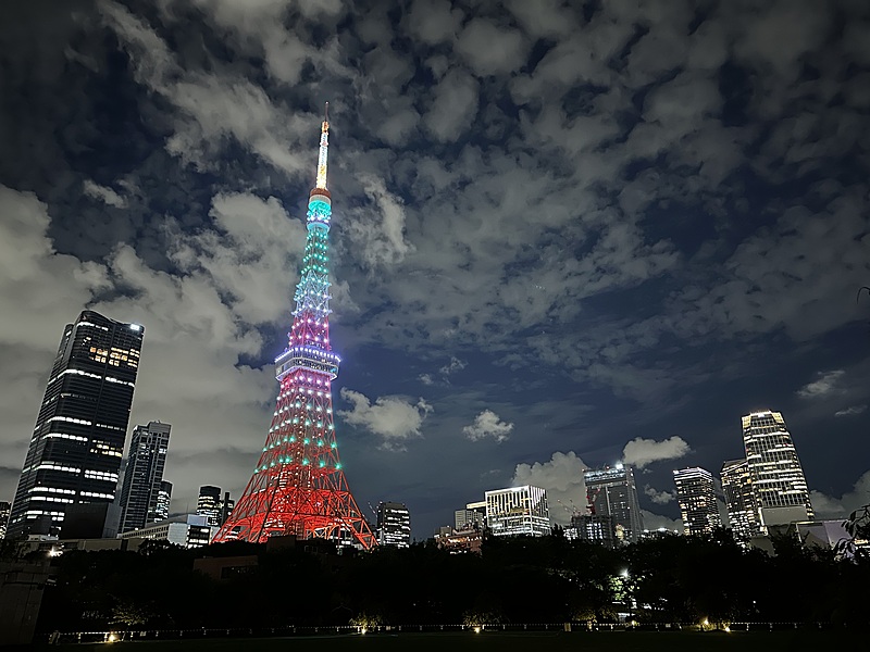 令和の新ライトアップ・インフィニティダイヤモンドヴェールの東京タワーと虎ノ門ヒルズ　ナイトウォーク