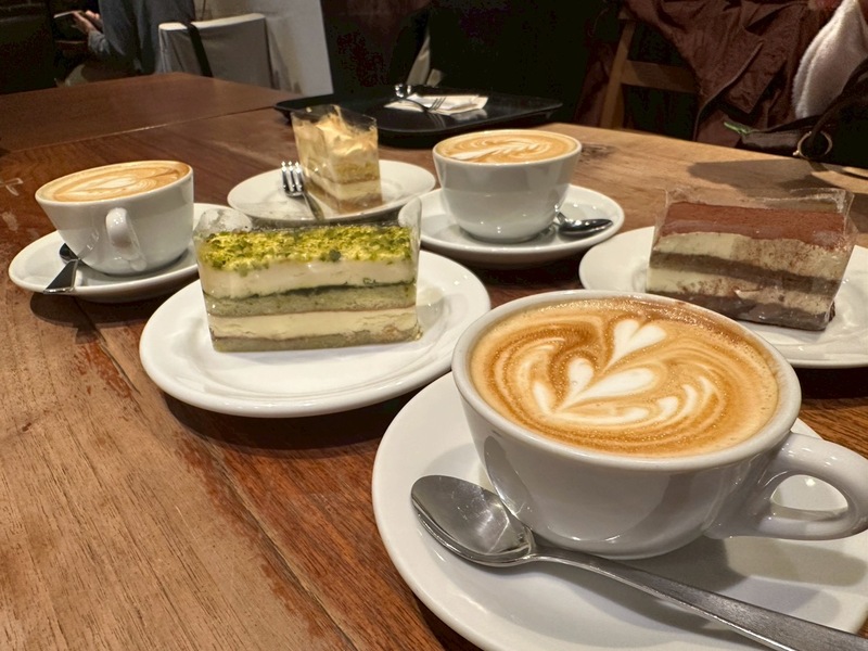 2025/11/08 コーヒー女子会☕️🍰