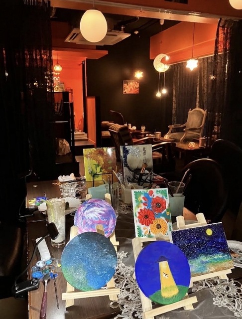 金曜夜✨ドリンク片手にアートを楽しもう🎨
