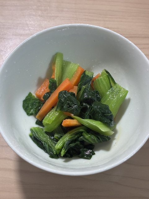 こちらは今日の夜ご飯になります🥬✨🍵