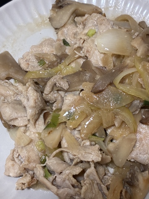 こちらは今日の夜ご飯になります🐷🥢✨

