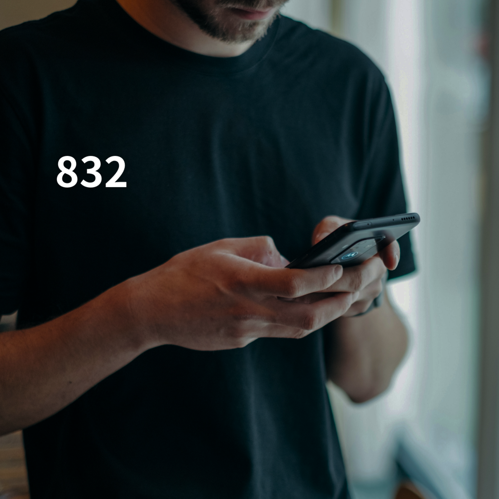 832