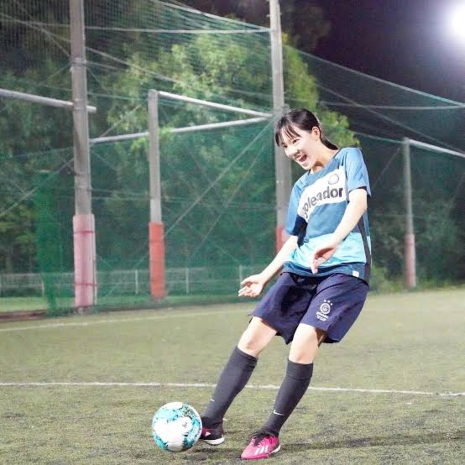 女子フットサルレッスン　ドリブル、パス基礎練習初心者限定