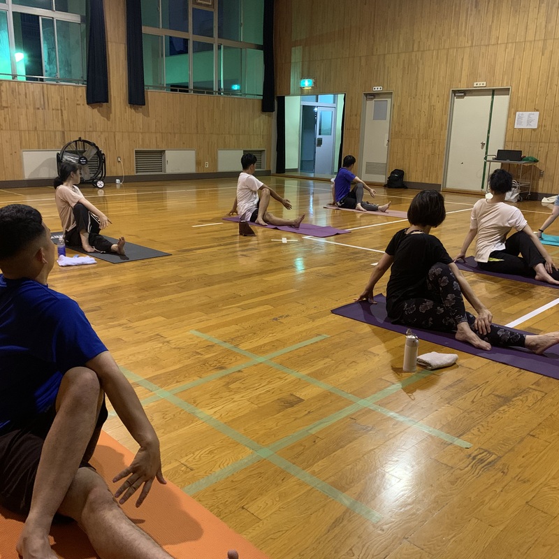 ゆったりヨガで更年期をサポート　ヨガサークル