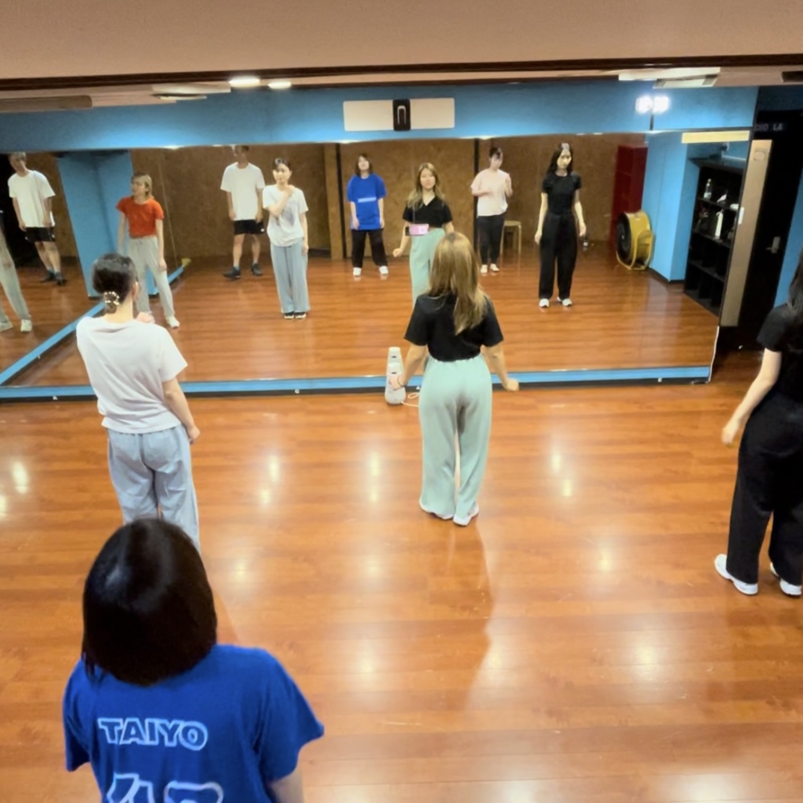 話題のダンスを完コピ！(初心者〜経験者まで楽しめます！)