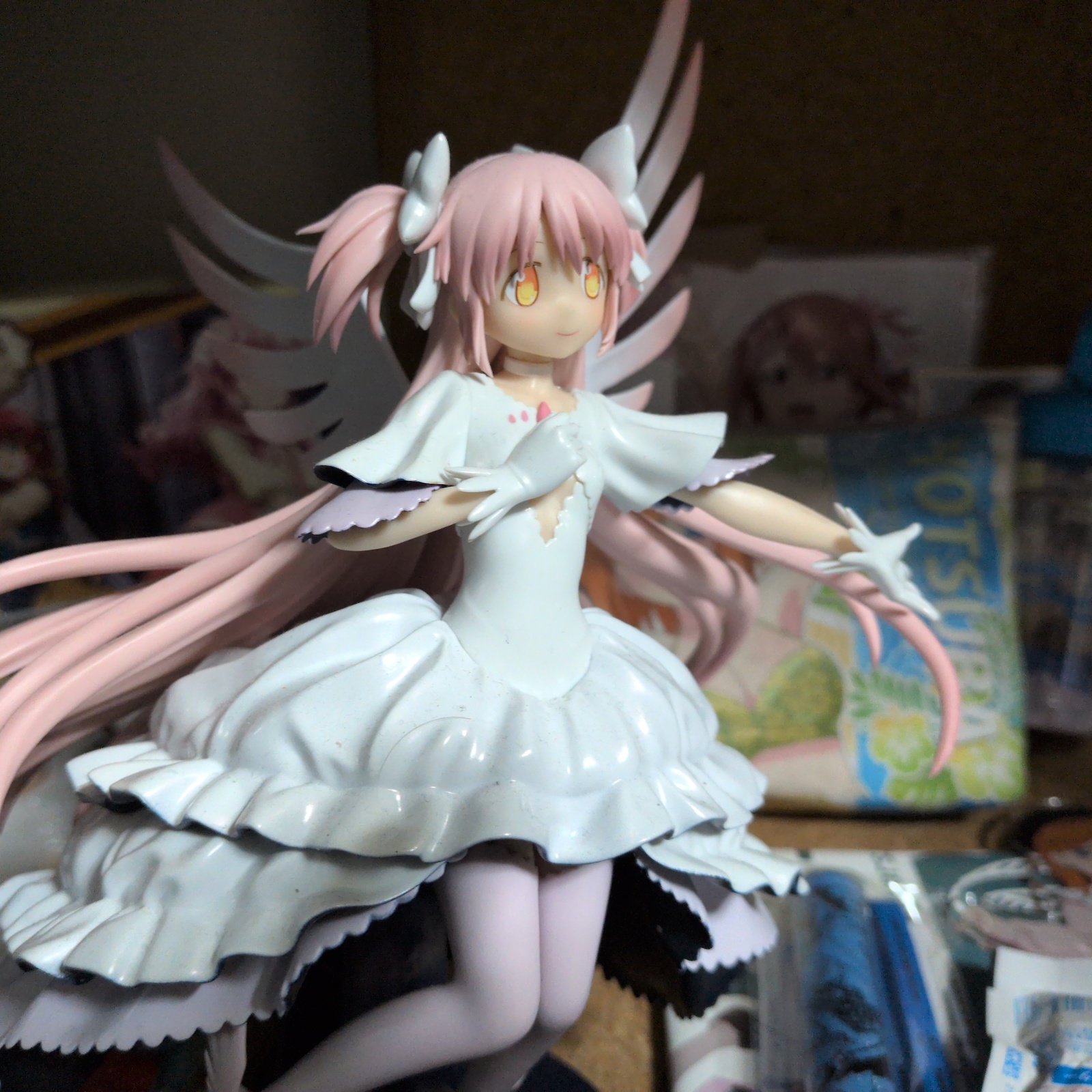 アニメサークル活動！友達仲間の場