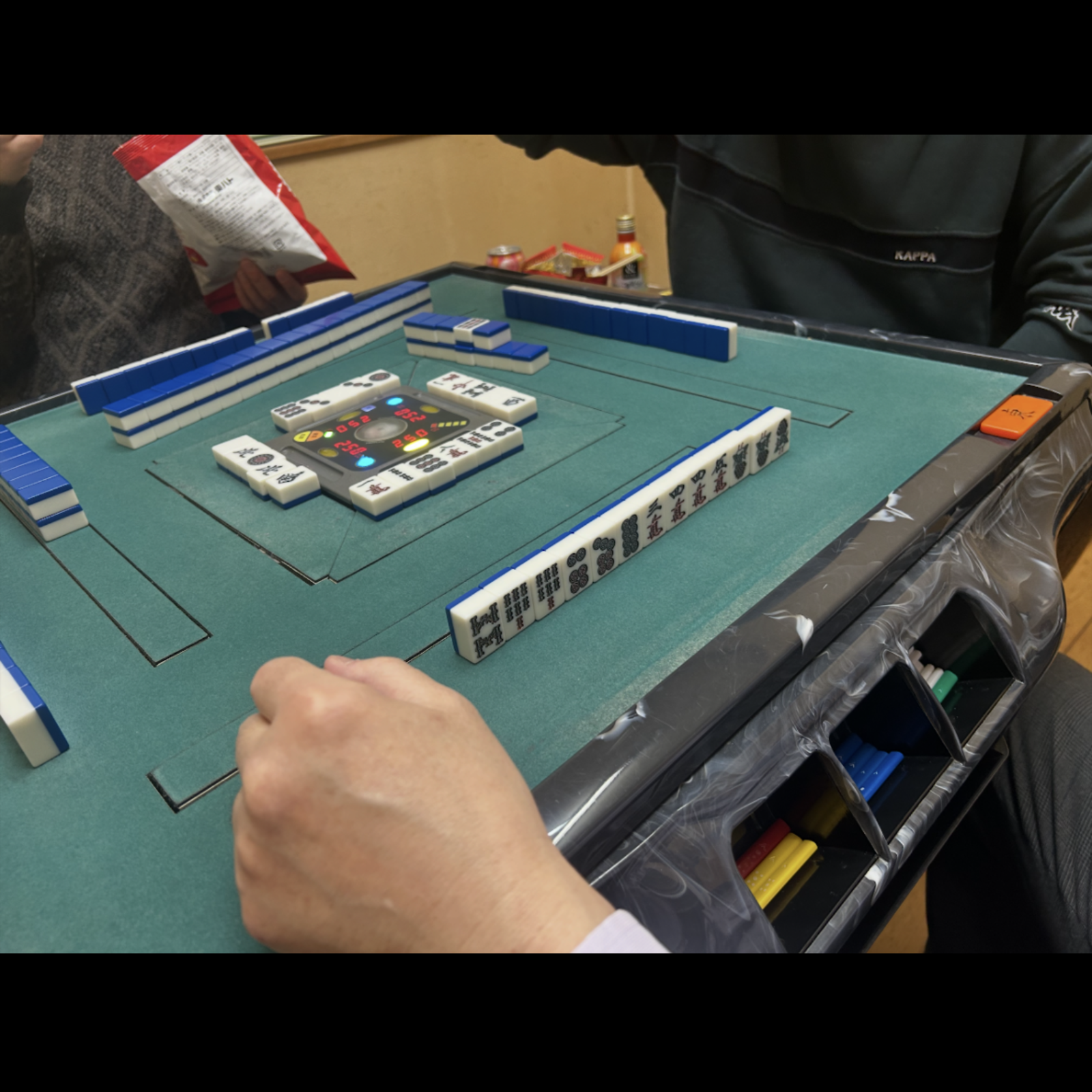 千葉ノーレート麻雀　　　　雀卓を囲む会