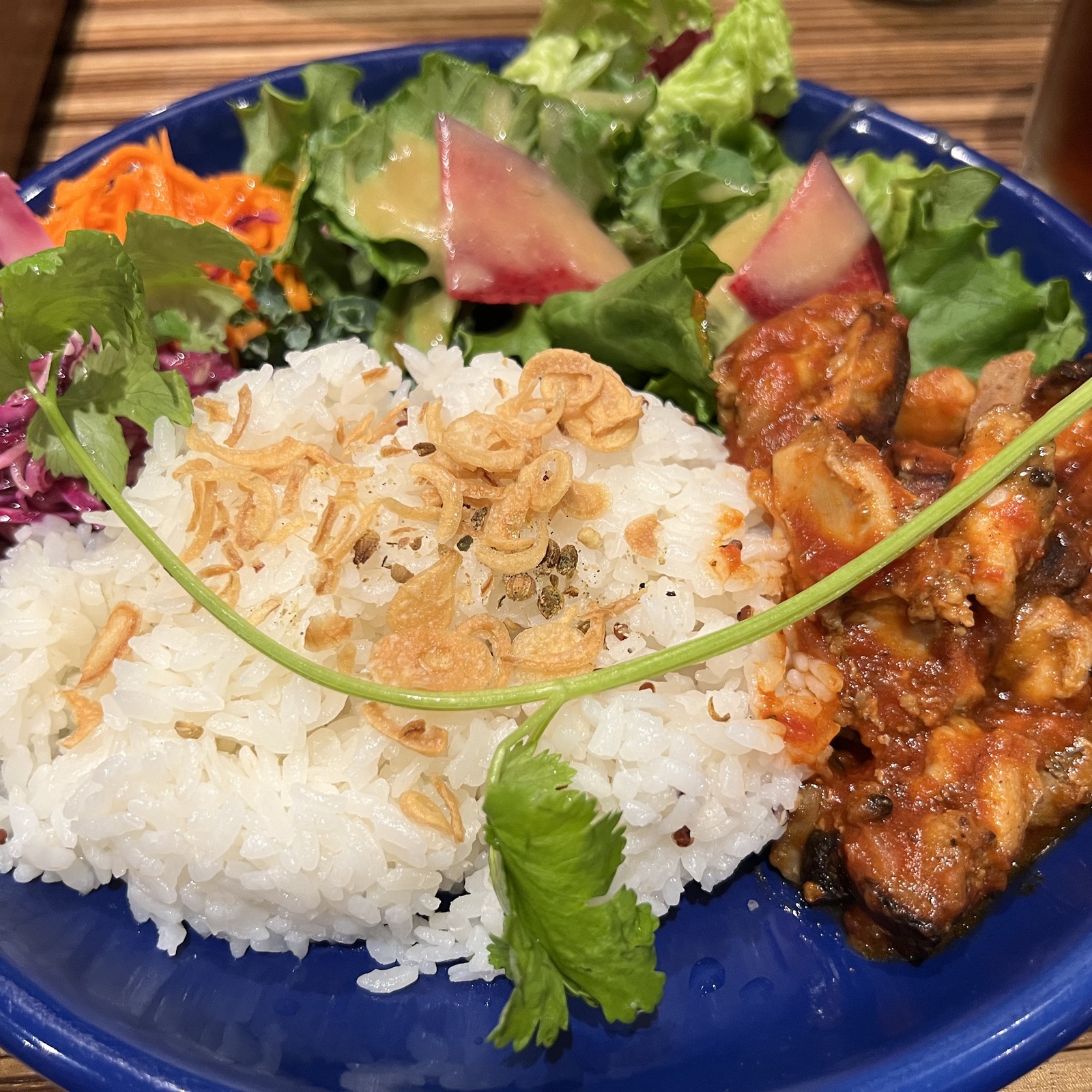 明日4/5(日)11:00〜新宿でカフェ行ってくれる方