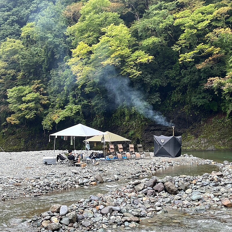 川のほとりでテントサウナ！