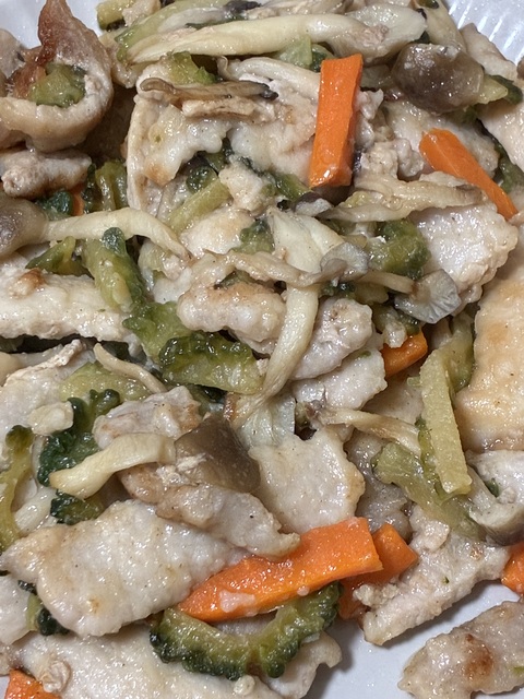 こちらは今日の夜ご飯になります✨🥚🥒
