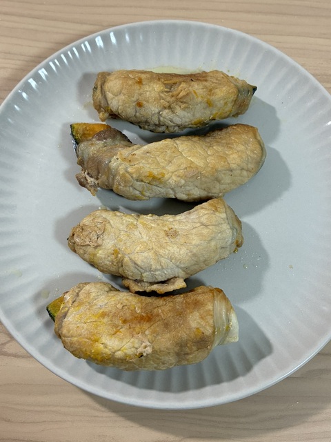 こちらは今日の夜ご飯になります🎃🥓
