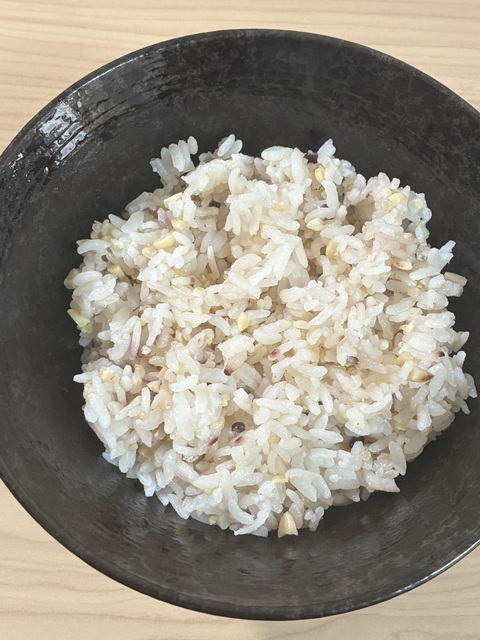 こちらは今日の夜ご飯になります🍚🌾