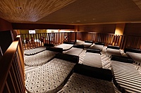 スパ施設でサウナや温泉を楽しむ