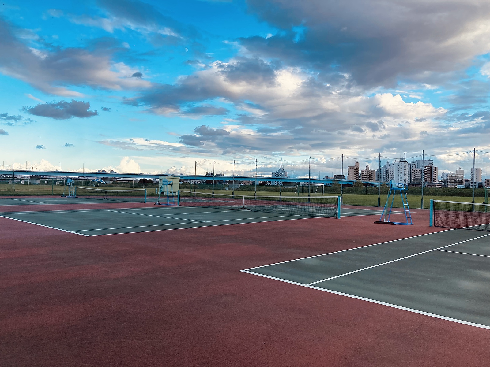 テニスサークル🎾楽しく運動してリフレッシュ！初心者も大歓迎のテニスイベント🎾✨