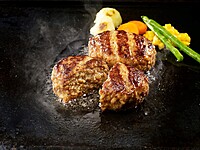 鉄板でハンバーグを作ろう🍀HAPPY  MONDAYアットホーム飲み会 😎飲み放題2時間➕料理おまかせ✨20～50代の男女平等に気楽にゆる～く毎週飲める仲間を作ろう✨