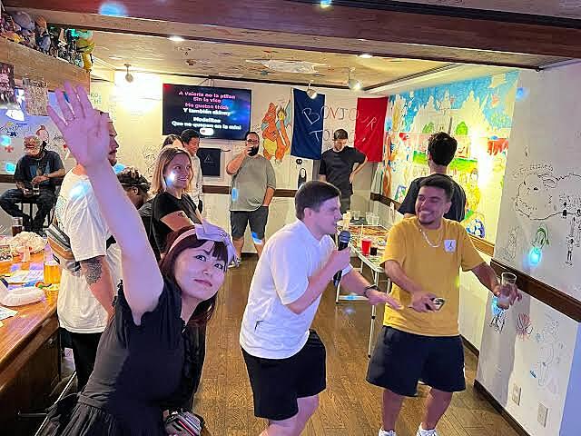 国際的なバーでディープなカラオケ会@駒込