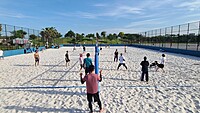 今月まで夏季営業！コート3面でビーチバレー！