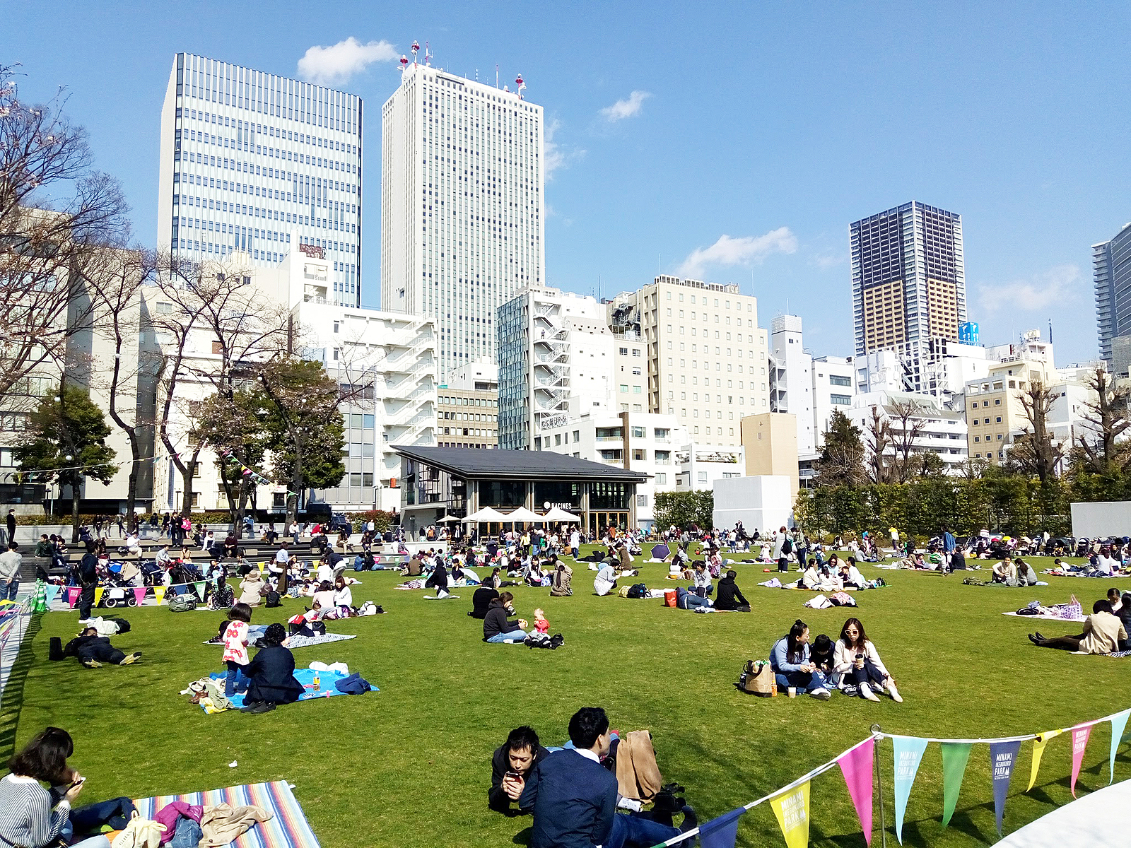 【女性主催】おしゃれな公園で夜のピクニックをしよう♪