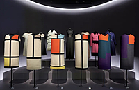 「イヴサンローラン展」を見に行こう！【デザイナーのイヴ・サンローランの歴史について学ぶ】