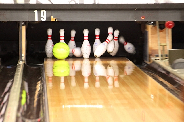 【みんなでボーリング🎳】楽しく交流しながらスペアを狙おう！